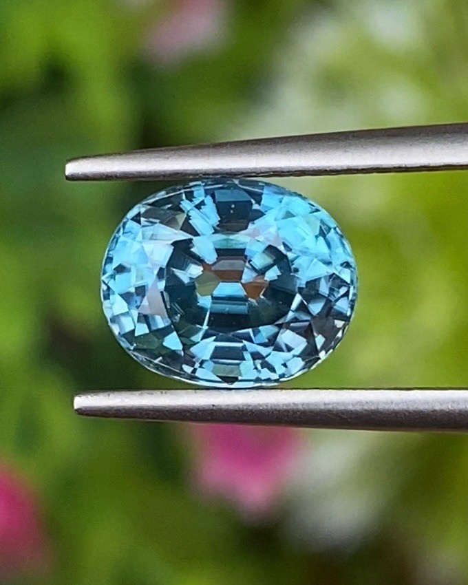 พลอย เพทาย (Zircon) 3.21 กะรัต (Cts.) พลอยแท้ อัญมณีมงคลประจําวันเกิด เครื่องประดับพลอย