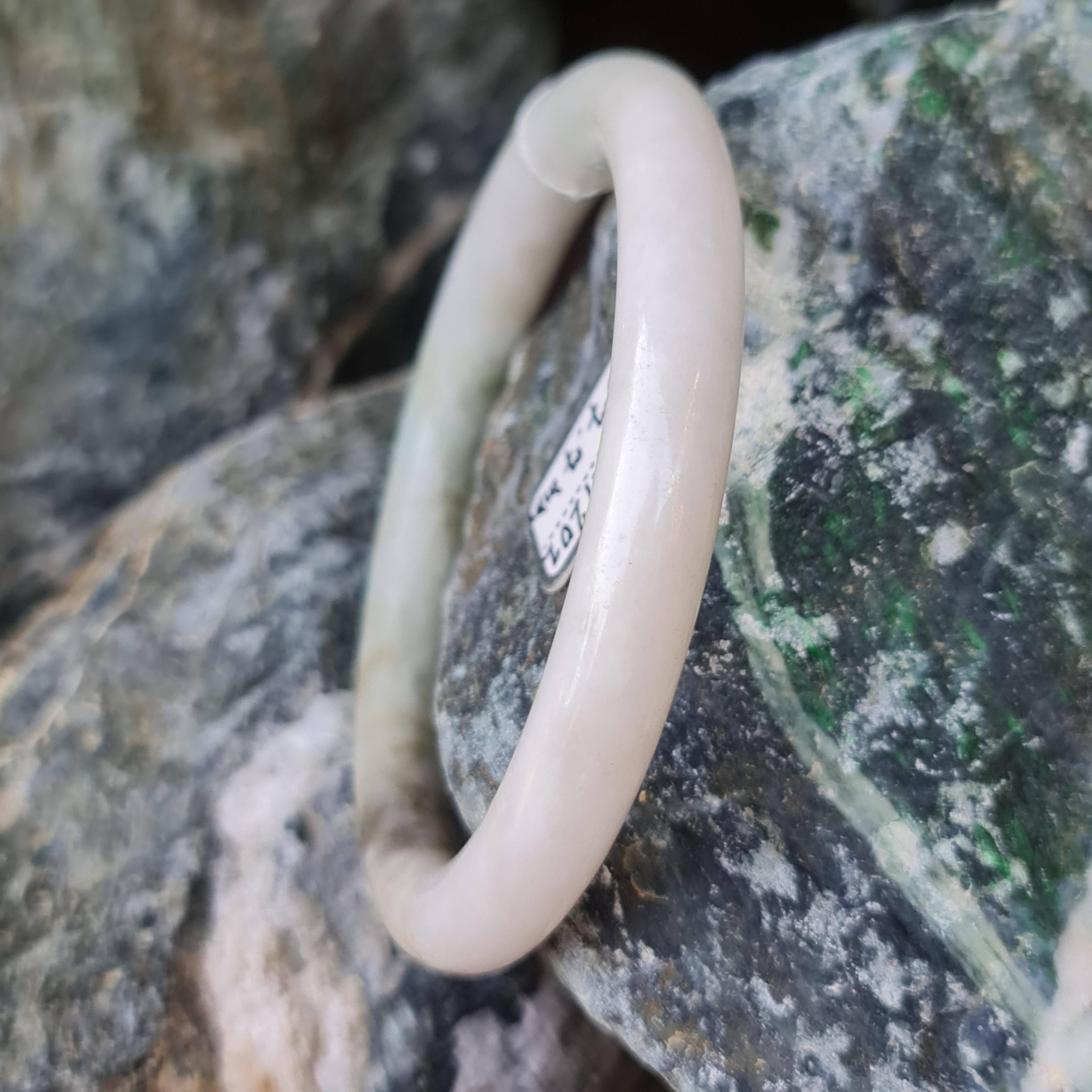 JT6711202 หยก พม่า แท้ Jade กำไลหยก 57.7 มม. (Jadeite bracelet) พม่า (Myanmar)