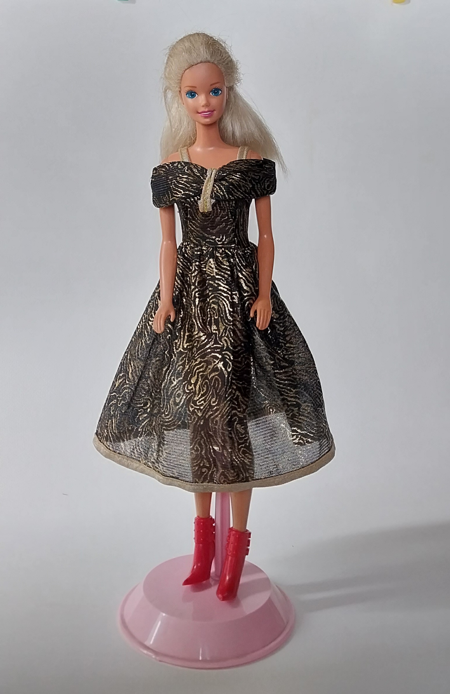 มีหลายภาพ,***ขาหลวมตามภาพ, ตุ๊กตาบาร์บี้หน้าวินเทจ ผมบลอนด์ฟู, พร้อมชุด เอวหมุนได้ ขายาง พับงอได้