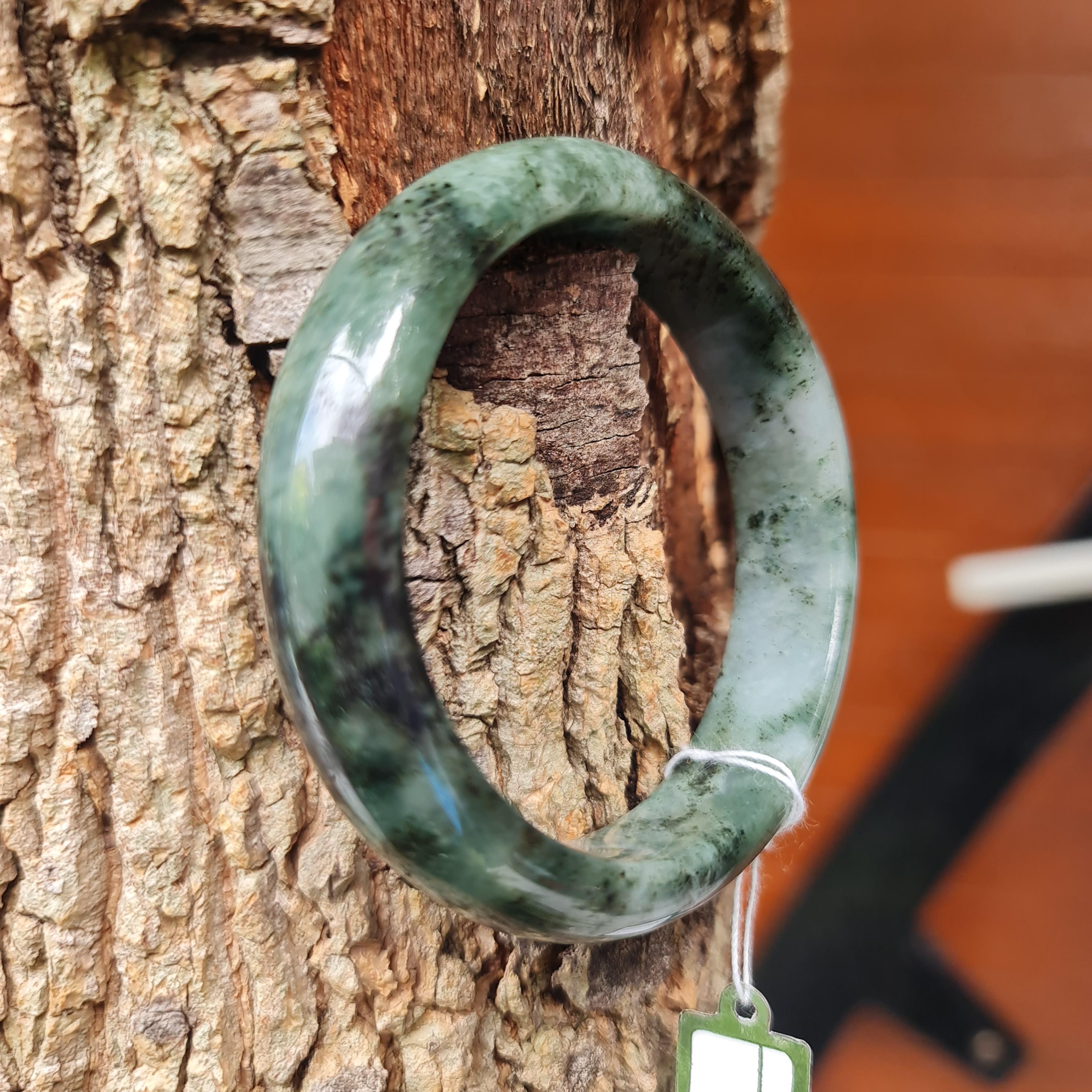 JB6804058 หยก พม่า แท้ Jade กำไลหยก 57.0 มม. (Jadeite bracelet) พม่า (Myanmar)