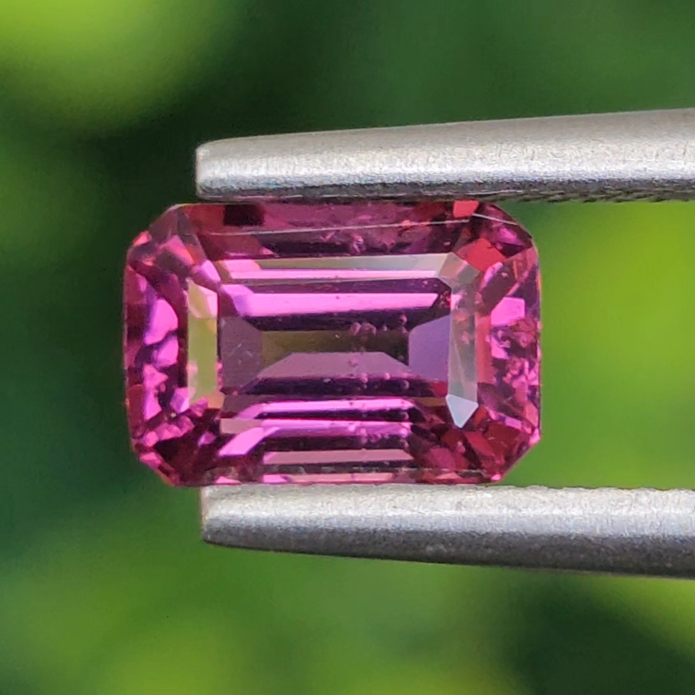 พลอย อุมบาไลต์ การ์เน็ต Umbalite Garnet 1.28 กะรัต (Cts.) ดิบ Unheated ลอยแท้ อัญมณีมงคลประจําวันเกิด เครื่องประดับพลอย