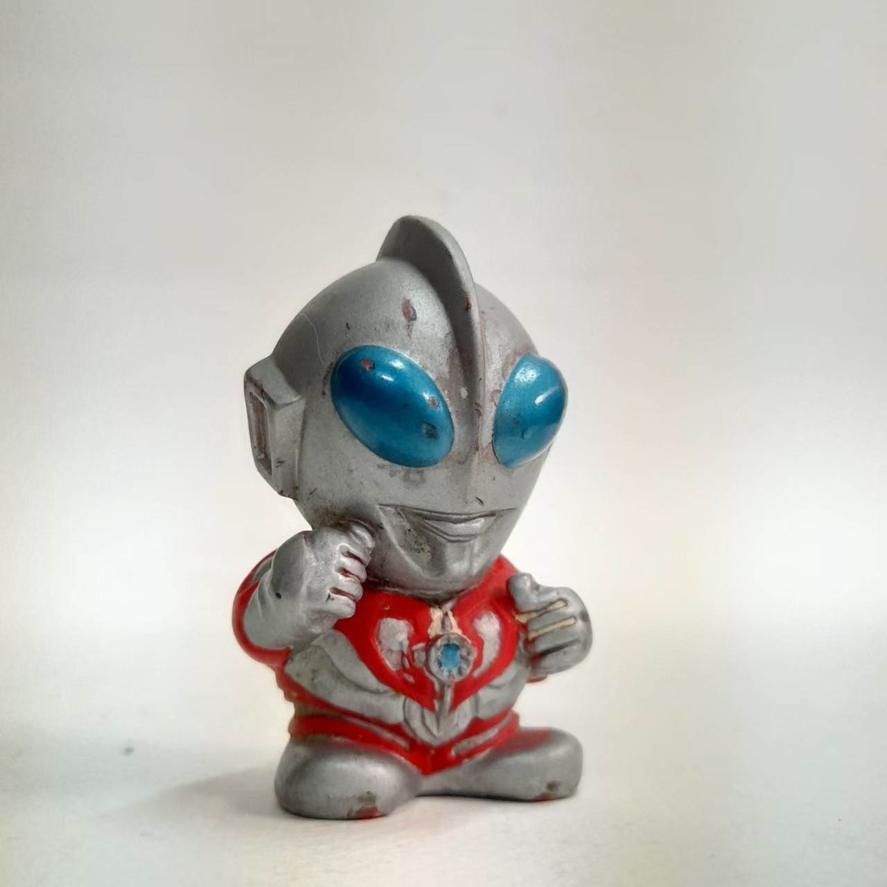 ตัวยาวตัน ขนาด 2.5-3นิ้ว อุลตร้าแมน มิลเลนเนียม SD มือสอง สภาพเก่า มีรอยถลอก งานเก่าหายาก ไม่พบบ่อย