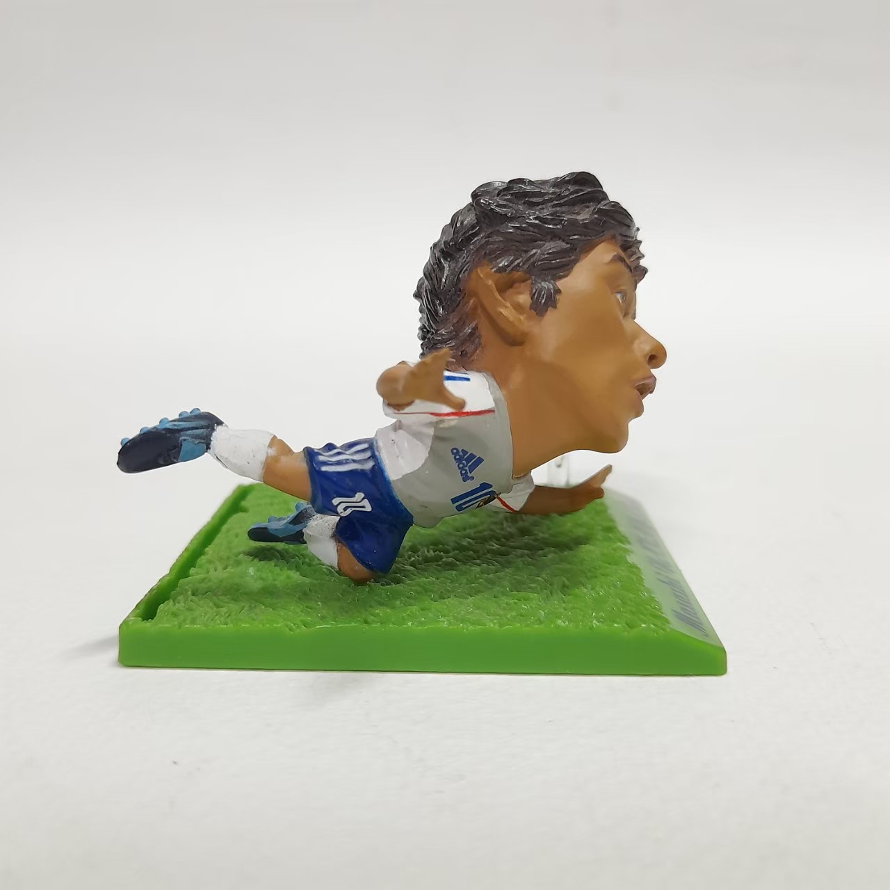ฟิกเกอร์ นักบอล ทีมญี่ปุ่น Masashi Nakayama ขนาดตามรูป มีฐาน ไม่มีฉาก มือสอง สภาพดีมีรอยบ้าง