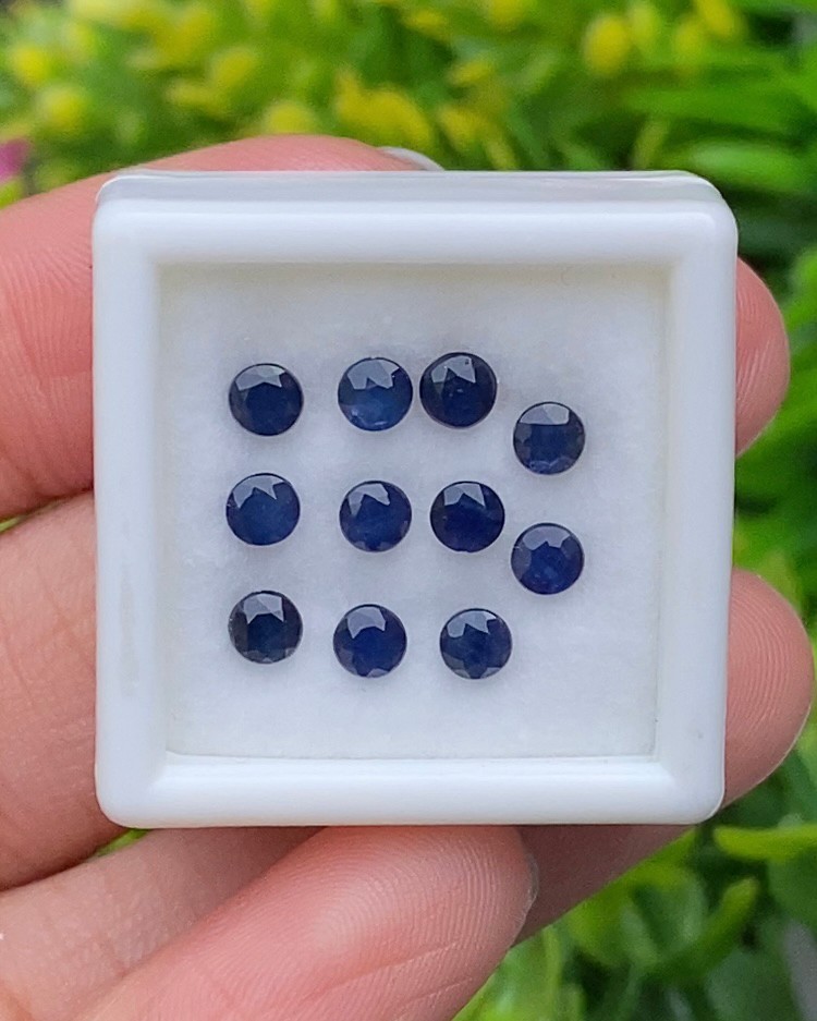 พลอย ไพลิน blue sapphire 11 เม็ด (pcs.) 2.93 กะรัต (Cts.) พลอยแท้ อัญมณีมงคลประจําวันเกิด เครื่องประดับพลอย