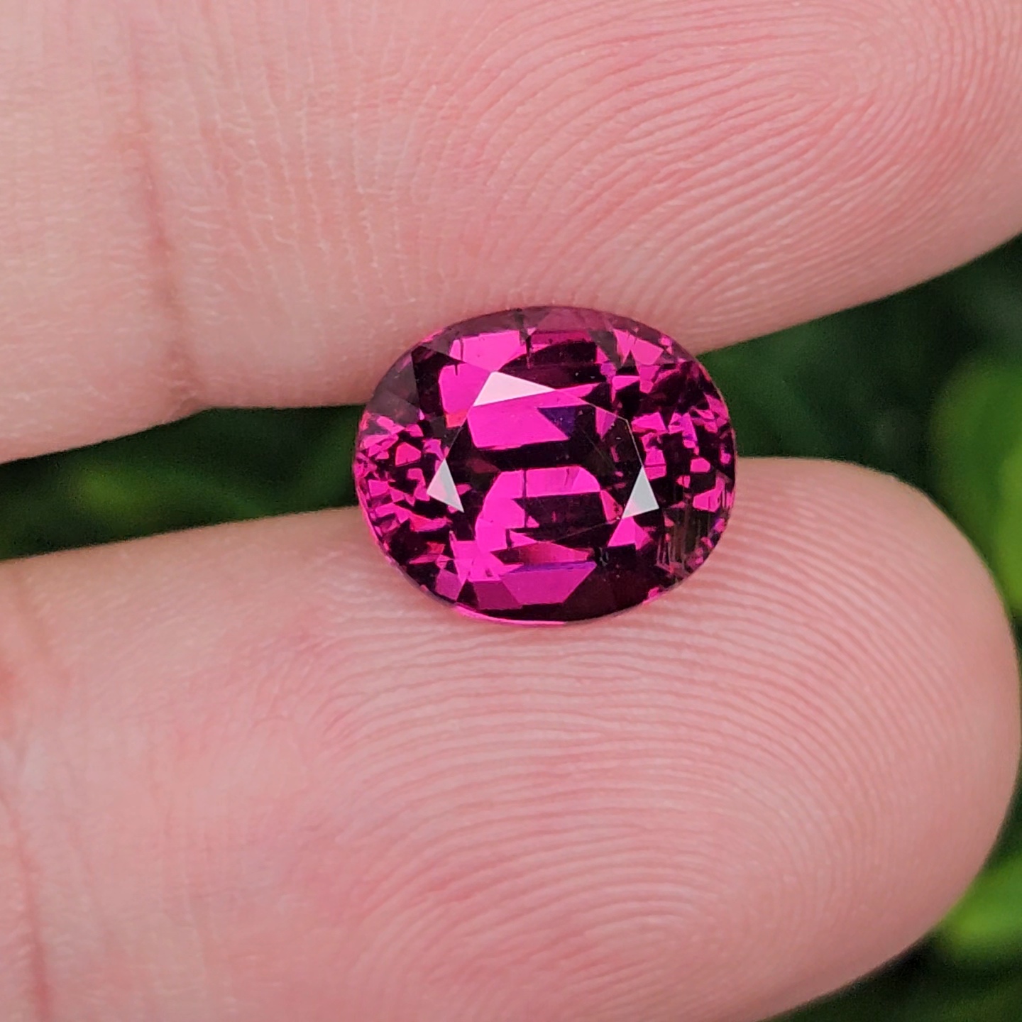 พลอย โรโดไลต์ กาเน็ท Rhodolite Garnet 4.50 กะรัต Cts.พลอยแท้ อัญมณีมงคลประจําวันเกิด เครื่องประดับพลอย