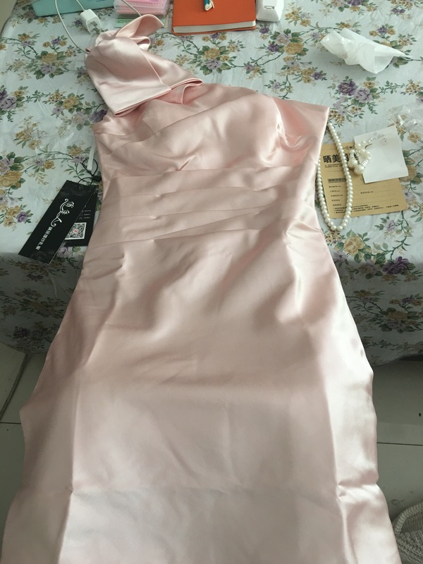 Pre-order ชุดราตรีสั้น เกาะอก ไหล่เดียว แต่งโบว์ มีซิป จับเดรป