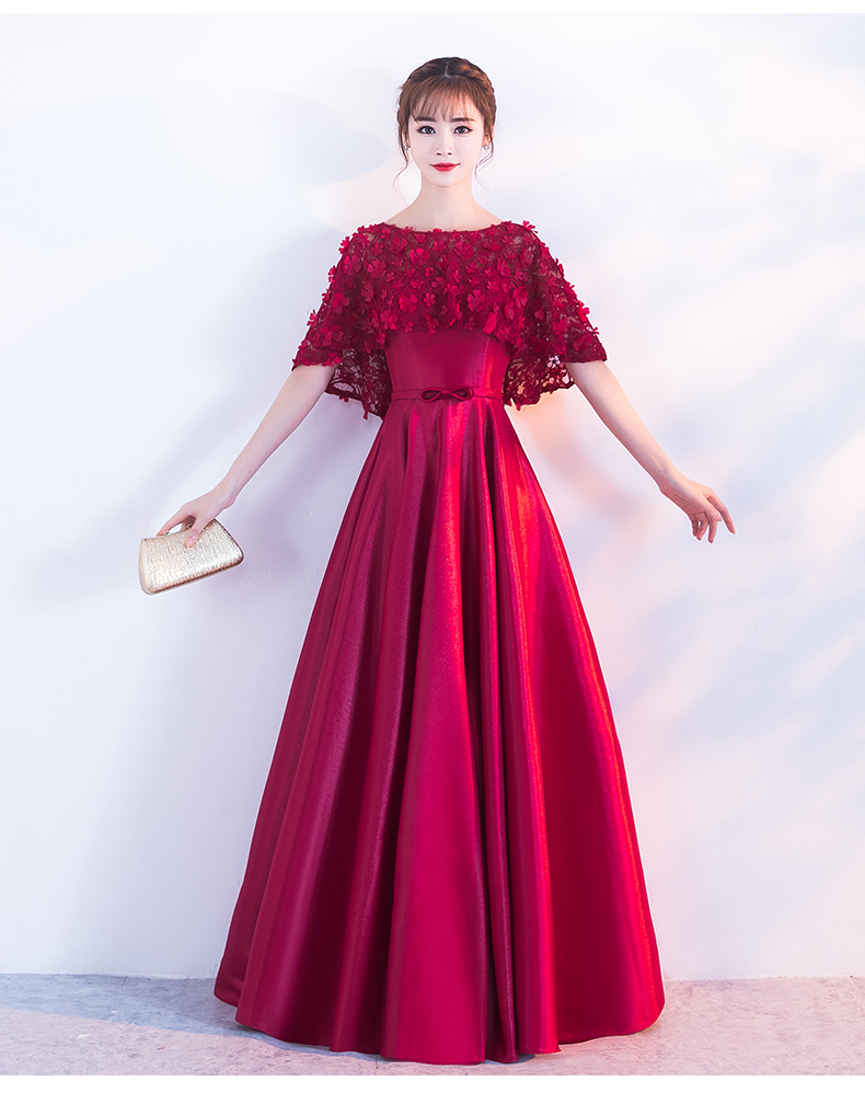 ชุดราตรียาวสายเดี่ยวพร้อมเสื้อคลุมดอกไม้สวยหรู (เชือกผูกหลัง)