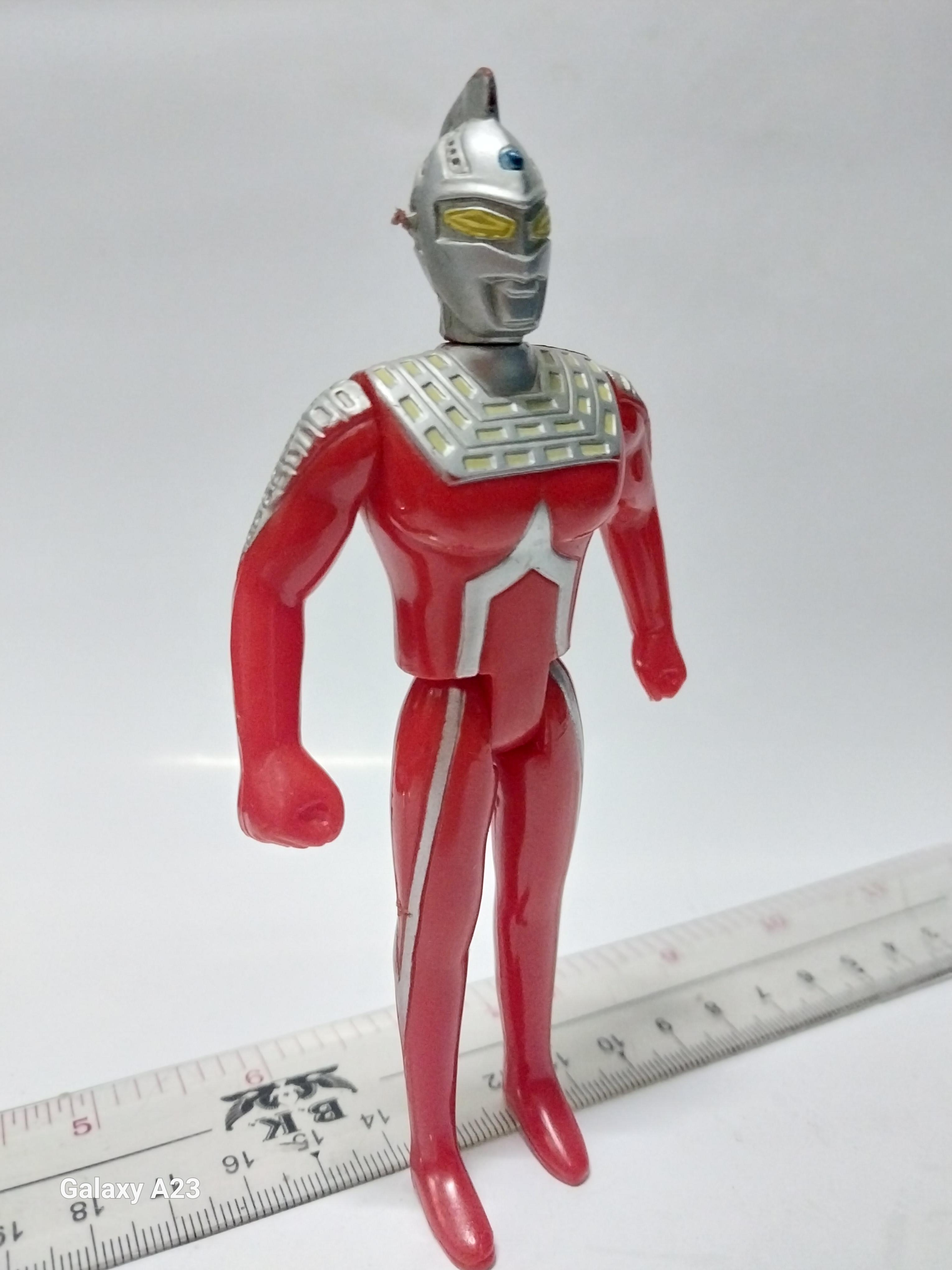 มีหลายภาพ** มีรอยที่ด้านหลังตามภาพ ฟิกเกอร์อุลตร้าเซเว่นยางตันมีจุดขยับ ขนาด 5 นิ้ว งานซึบุราย่า โปร Tsuburaya Pro ไม่หลวม