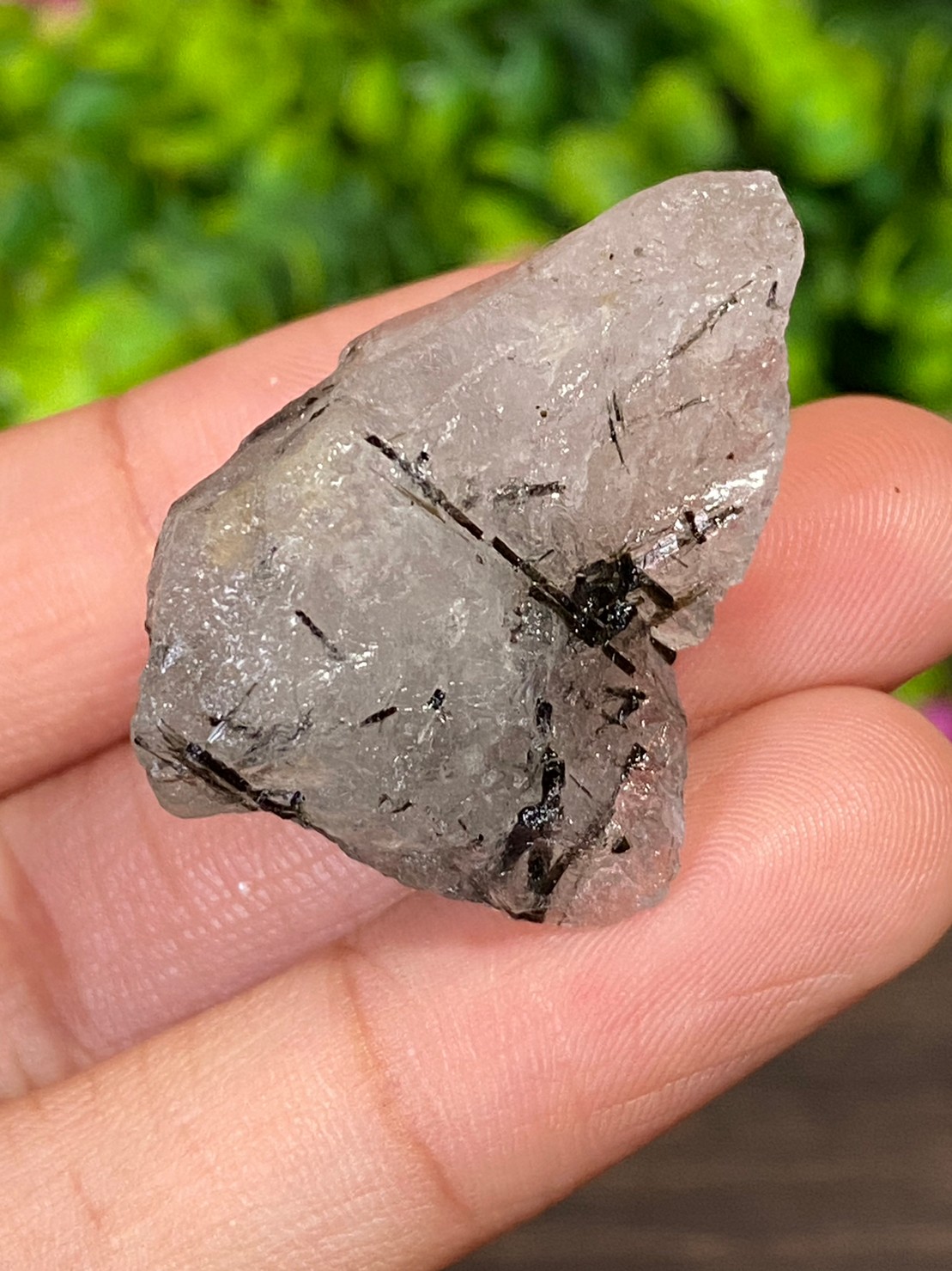 ก้อน ไหมดำ ควอตซ์ แก้วขนเหล็ก Black Rutilated Quartz Rough 76.54 กะรัต Cts. พลอยแท้ อัญมณีมงคลประจําวันเกิด เครื่องประดับพลอย