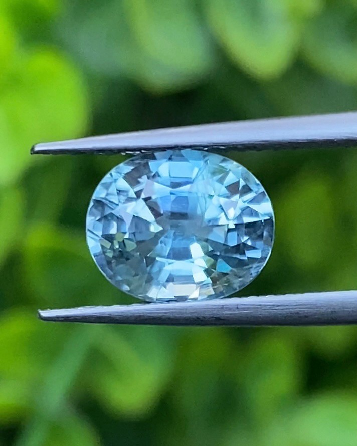 พลอย เพทาย Natural Zircon 3.22 กะรัต (Cts.) พลอยแท้อัญมณีมงคล ประจําวันเกิด เครื่องประดับพลอย