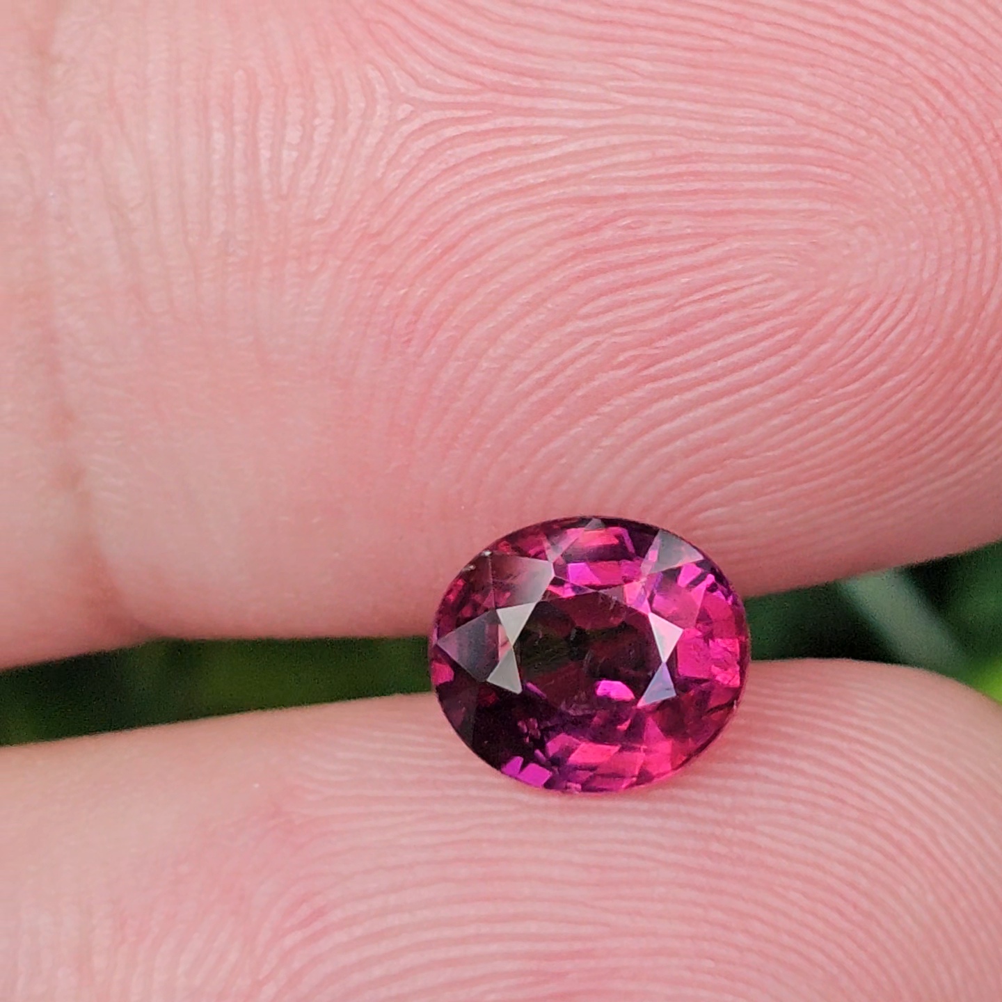 พลอย อุมบาไลต์ การ์เน็ต Umbalite Garnet 1.68 กะรัต (Cts.) ดิบ Unheated พร้อมใบเซอร์ ลอยแท้ อัญมณีมงคลประจําวันเกิด เครื่องประดับพลอย