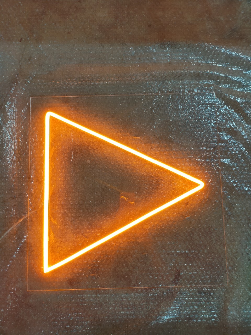 ไฟนีออน เฟค