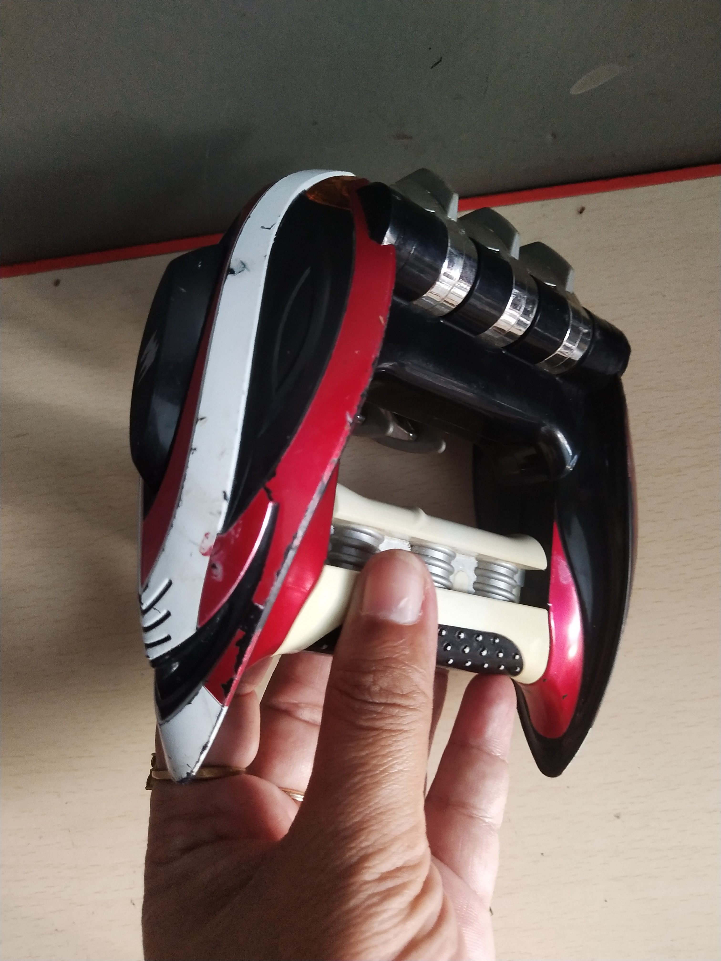 มีหลายภาพ BattleClaw อาวุธของขบวนการเกคิเรนเจอร์***มีรอยสีถลอกหลายที่ ไม่เช็คระบบ