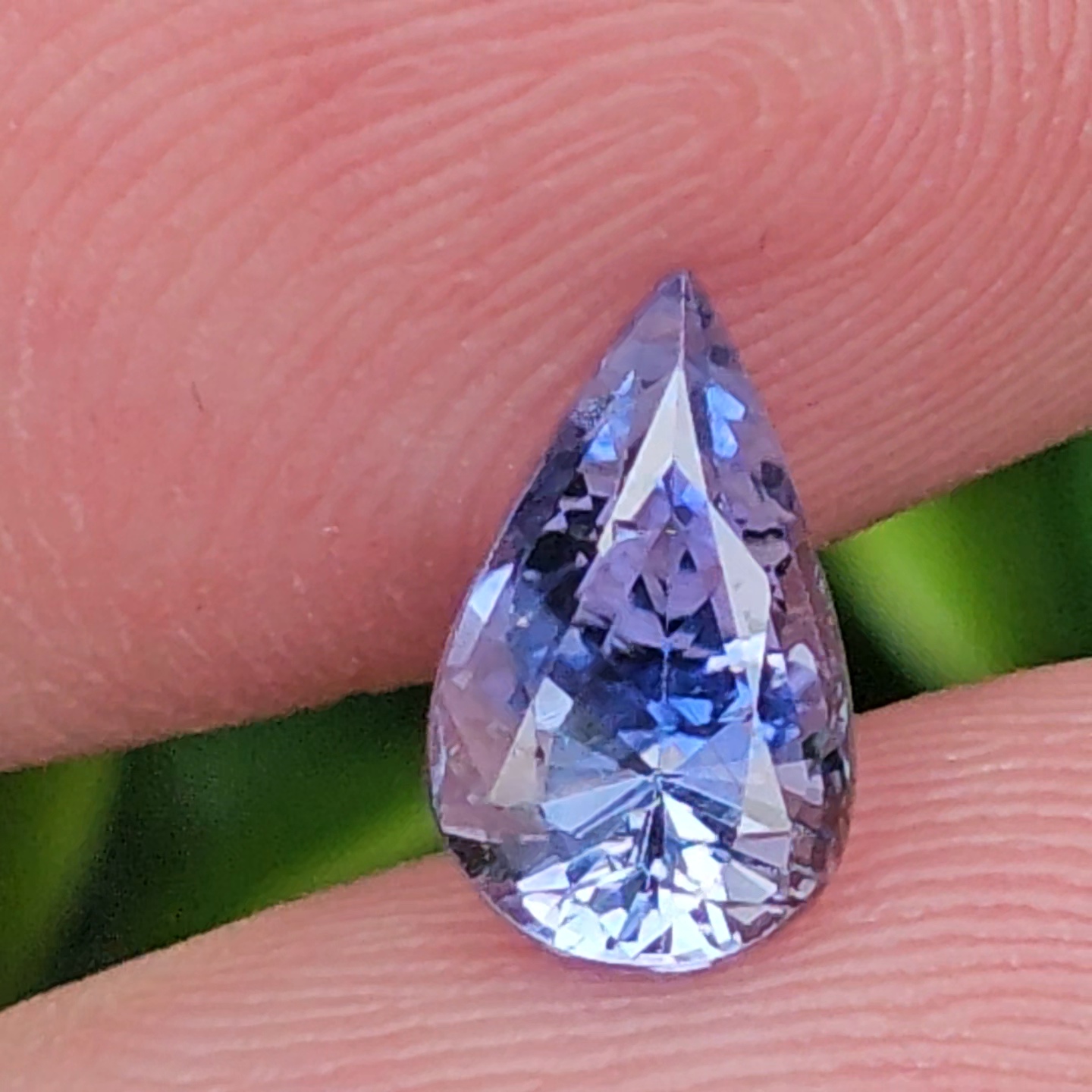 พลอย ไพลิน (Blue Sapphire) 1.55 กะรัต (Cts.) ดิบ (Unheated) พร้อมใบเซอร์ พลอยแท้ อัญมณีมงคลประจําวันเกิด เครื่องประดับพลอย