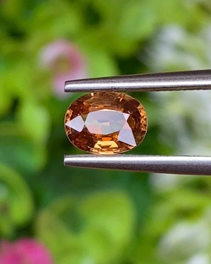 พลอย เพทาย (Zircon) 1.19 กะรัต (Cts.) พลอยแท้ อัญมณีมงคลประจําวันเกิด เครื่องประดับพลอย