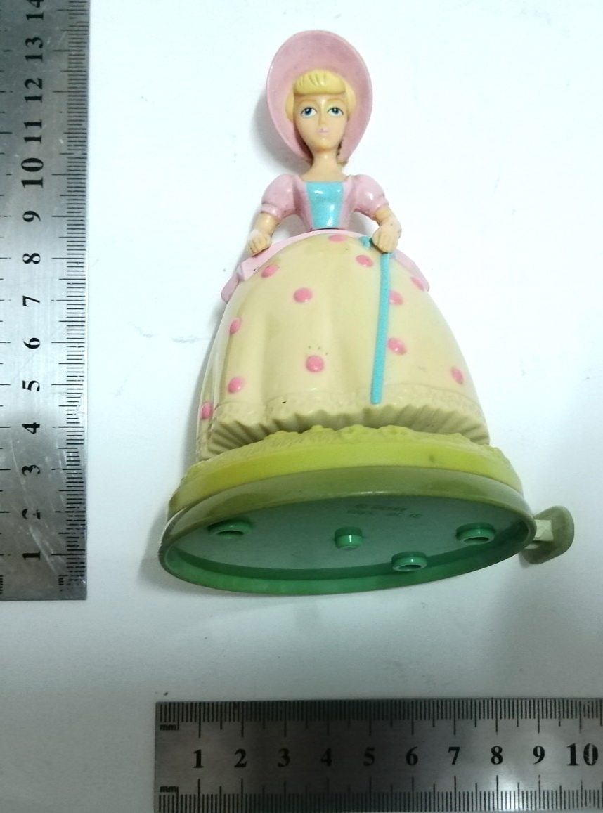 ของเล่น ของสะสม **กลไกบางส่วนไม่สมบูรณ์เก่าเก็บตามเวลา โบพี้ฟ Bo Peep แคแรคเตอร์ตััวสำคัญ จากเรื่อง TOY STORY ทอยส์ สตอรี่ ตัวนี้เป็น พรีเมี่ยมจาก แมคโดนัลด์ สูงราว 14 ซม.