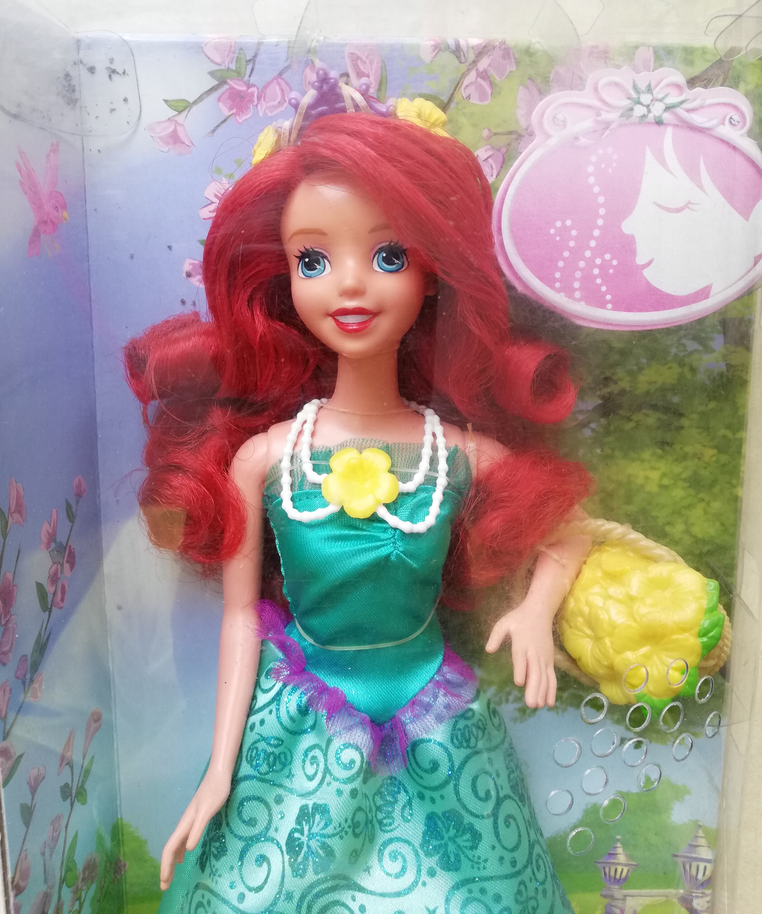 งานเก่า ของสะสมในแพ็ค Disney Princess, Ariel เจ้าหญิงแอเรี่ยลในสวนดอกไม้ ถือตะกร้าใส่ดอกไม้ จากดิสนีย์ ลิขสิทธิ์แมทเทล Mattel