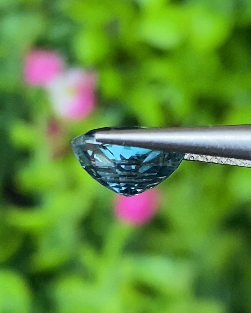 พลอย เพทาย (Zircon) 3.24 กะรัต (Cts.) พลอยแท้ อัญมณีมงคลประจําวันเกิด เครื่องประดับพลอย