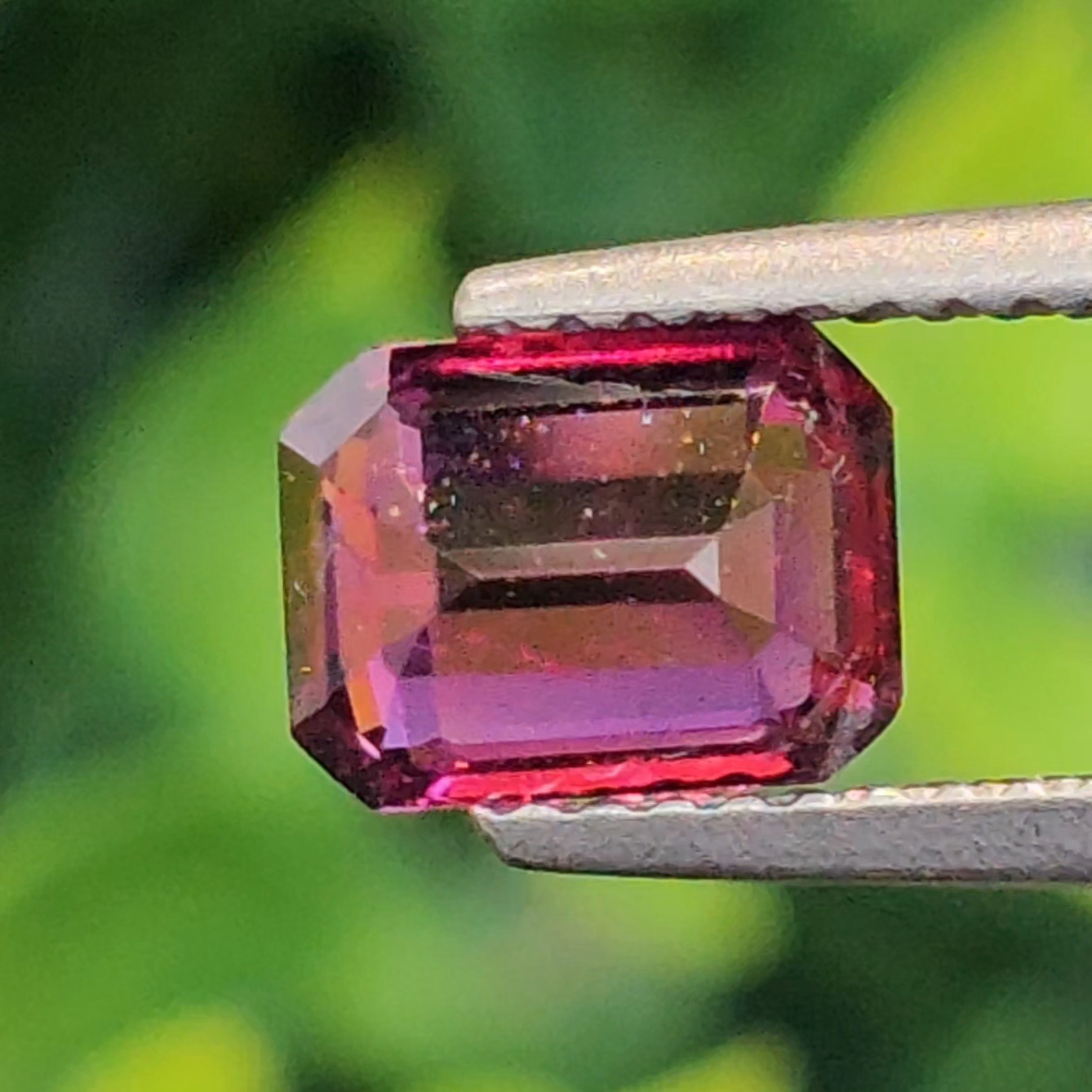 พลอย อุมบาไลต์ การ์เน็ต Umbalite Garnet 1.63 กะรัต (Cts.) ดิบ Unheated พร้อมใบเซอร์ พลอยแท้ อัญมณีมงคลประจําวันเกิด เครื่องประดับพลอย