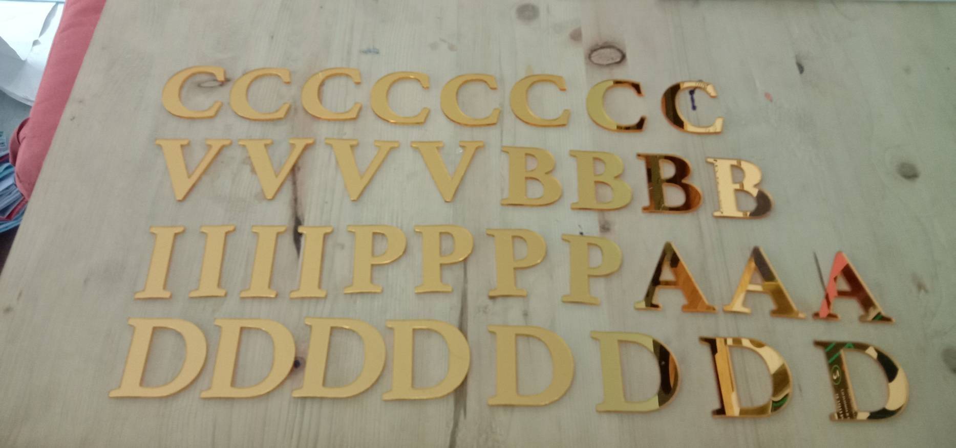 อะคริลิคหน้าทองไดคัท