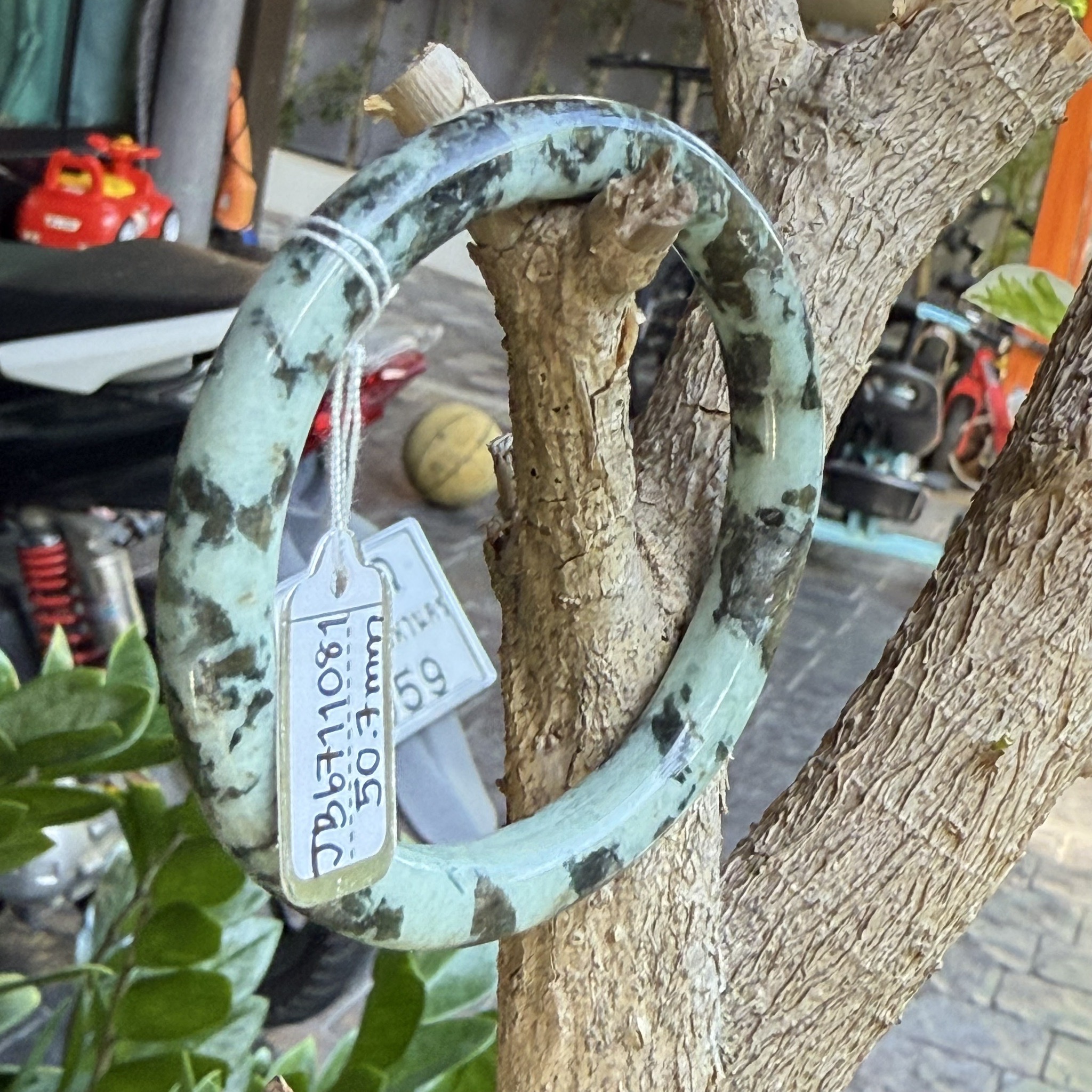 JB6711081 หยก พม่า แท้ Jade กำไลหยก 50.7 มม. (Jadeite bracelet) พม่า (Myanmar)