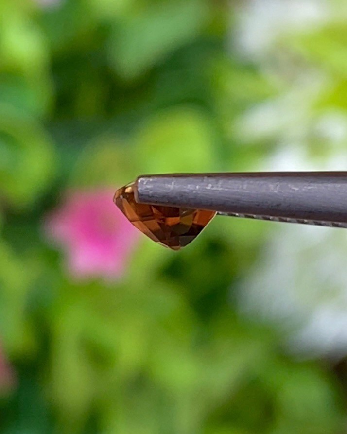 พลอย เพทาย (Zircon) 1.34 กะรัต (Cts.) พลอยแท้ อัญมณีมงคลประจําวันเกิด เครื่องประดับพลอย
