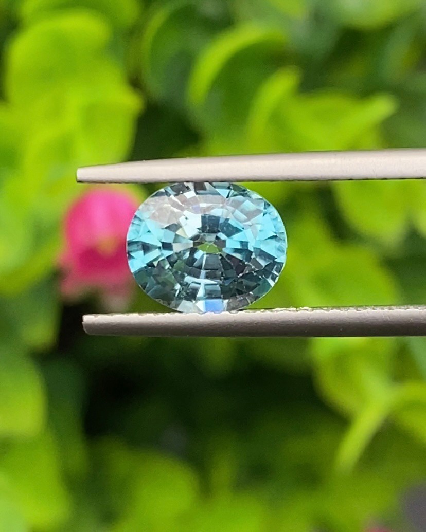 พลอย เพทาย Natural Zircon 2.48 กะรัต (Cts.) พลอยแท้อัญมณีมงคล ประจําวันเกิด เครื่องประดับพลอย