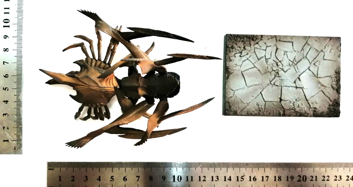 ชุดเรียลฟิคเกอร์ กาเมร่า จากภาพยนตร์ GAMERA 2 ตัวนี้เป็นสัตว์ประหลาด ชิ้นงานพลาสติกตัน ชิ้มงามคม รายละเอียดมาก แยกหลายชิ้นเพราะรายละเอียดสูง ขนาด 13 ซม. มีฐานพร้อม สภาพเก่าสะสม หายากมาก