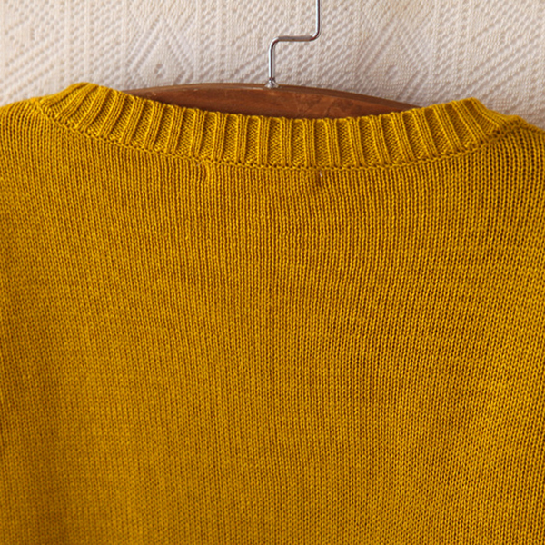 เสื้อสเวตเตอร์ไหมพรมนุ่ม ถักลายแต่งปักหัวใจจิ๋ว (12054LM)