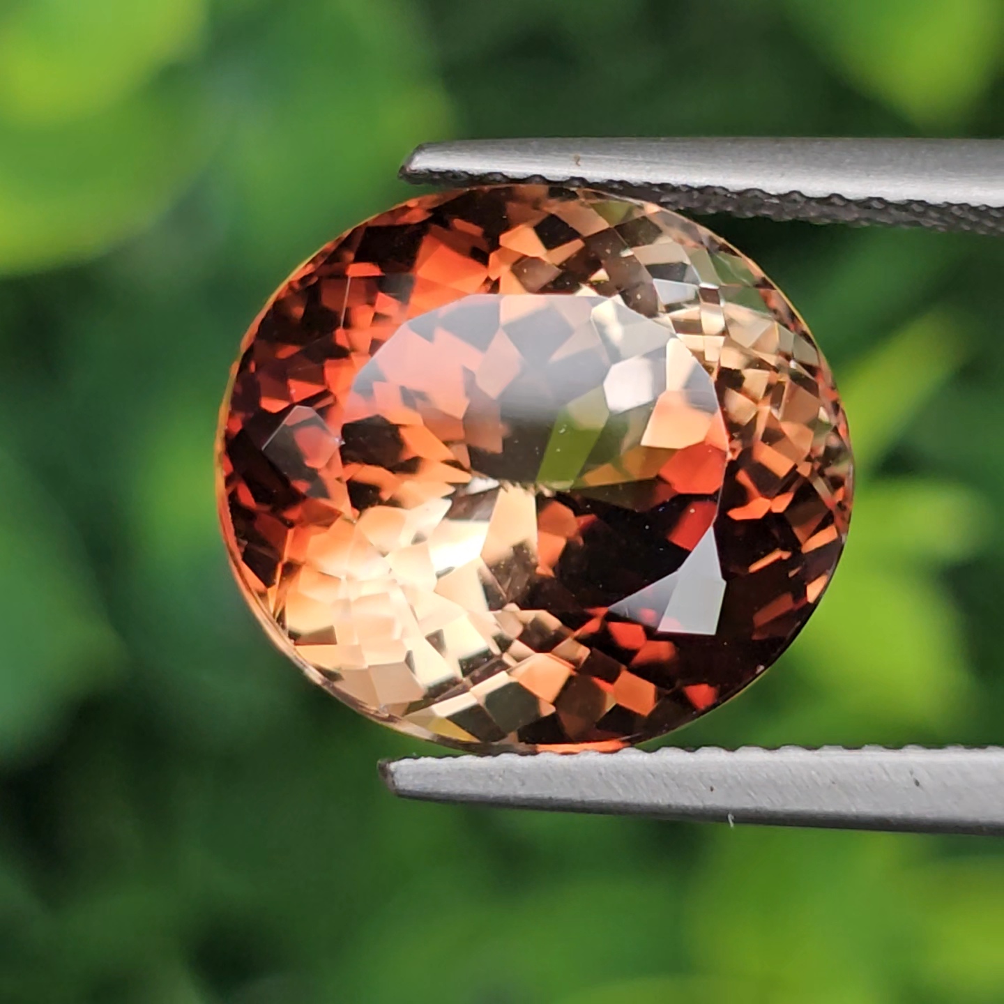 พลอย แชมเปญ โทแพซ Champagne Topaz 12.10 กะรัต พลอยแท้ อัญมณีมงคลประจําวันเกิด เครื่องประดับพลอย