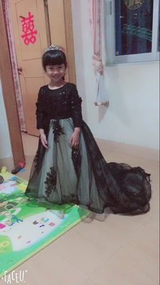 Pre-order ชุดราตรีสั้น ชุดออกงาน แขนยาว สีดำ ฉลุลูกไม้ เรียบหรู หางยาว ซิปหลัง