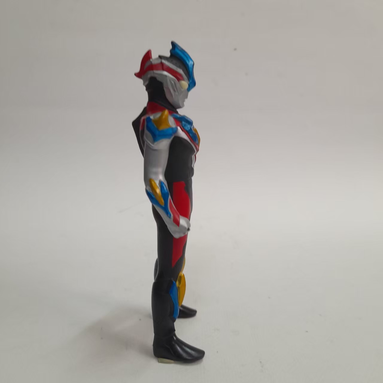 ซอฟ 5 นิ้ว อุลตร้าแมนกิงกะวิคตอรี่ ร่างรวมของสองอุลตร้าแมน มือสองสภาพดี มีรอยบ้าง