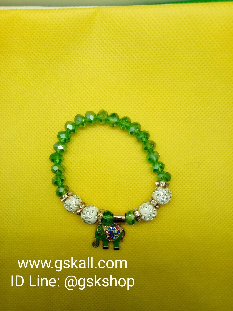 กำไลมือลูกปัดใสห้อยช้าง