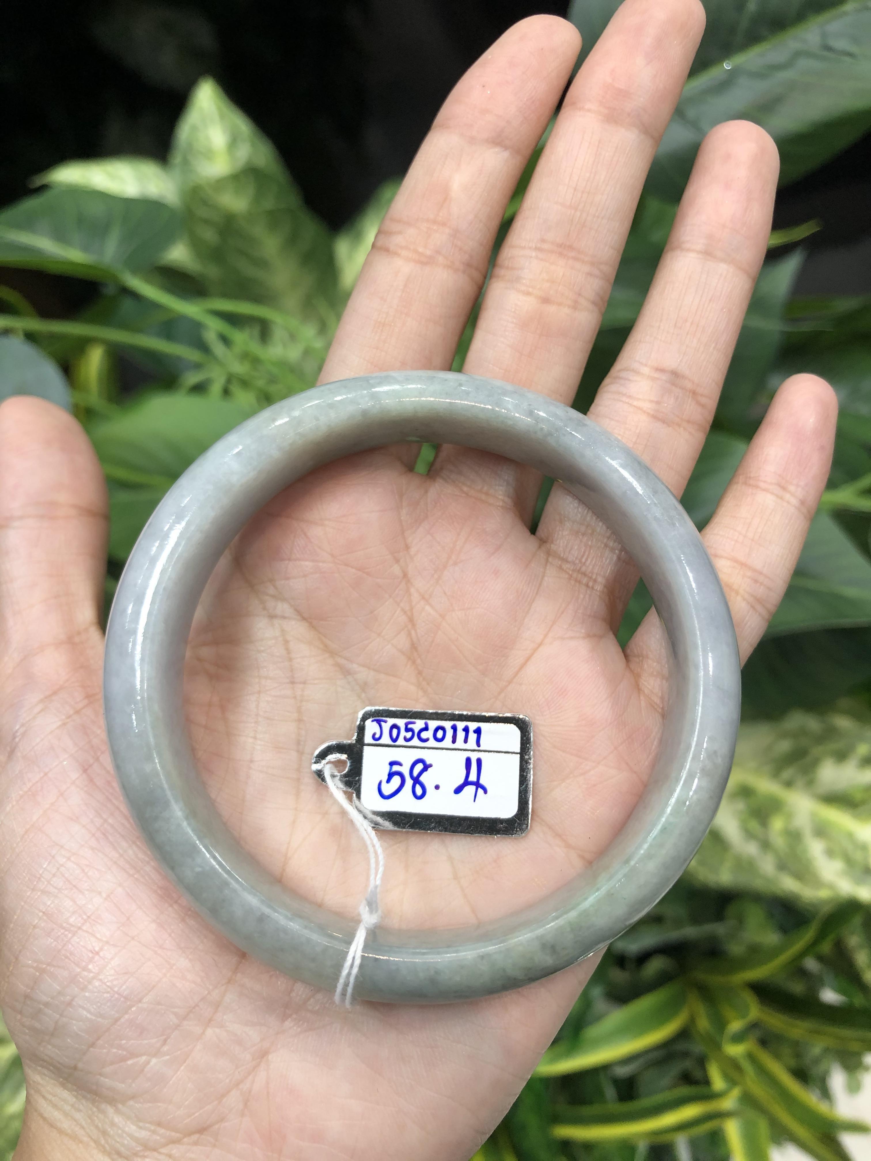J05C0111 หยก พม่า แท้ Jade กำไลหยก 58.4 มม (Jade bracelet) พม่า (Myanmar)
