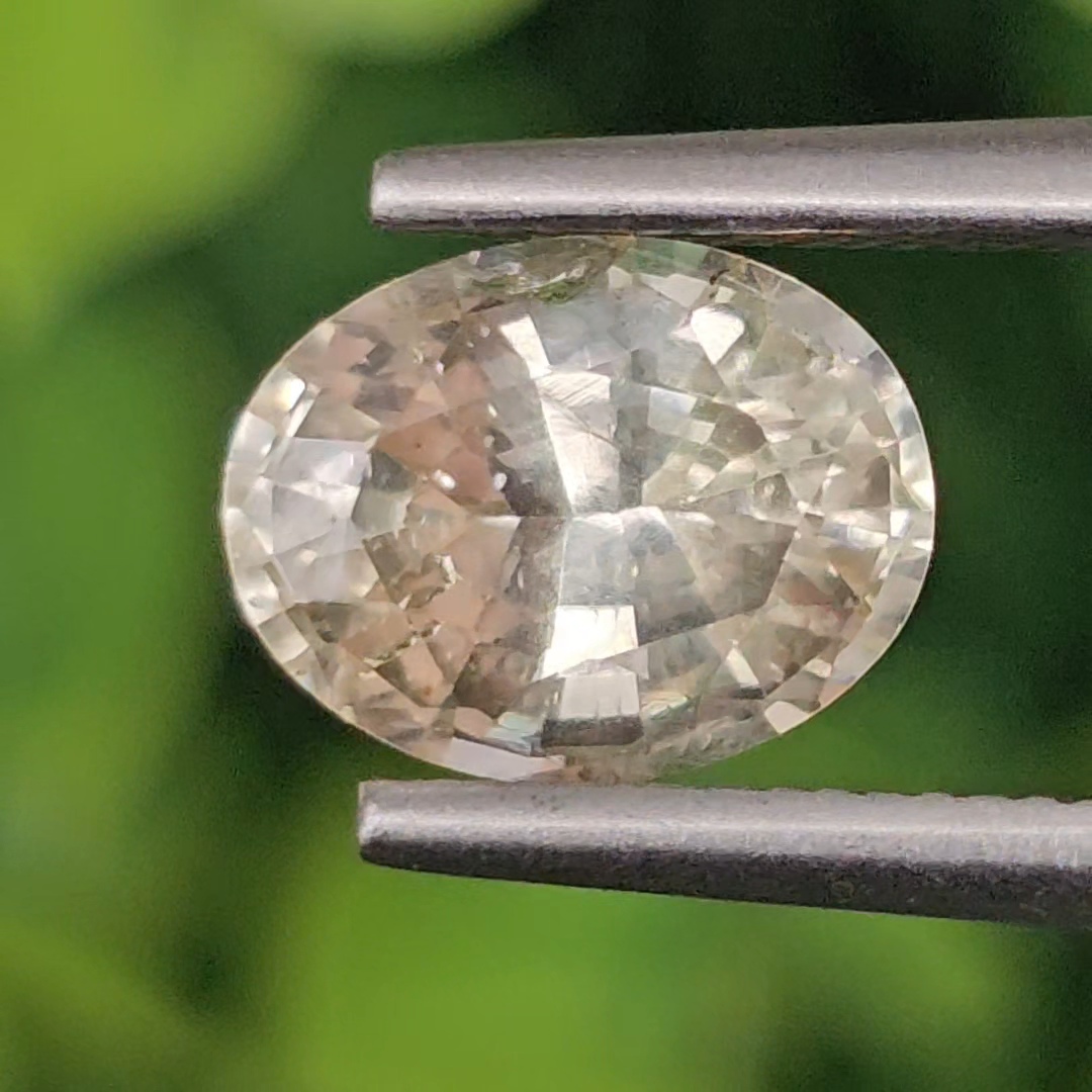 พลอย บุษราคัม yellow sapphire 1.89 กะรัต (Cts.) ดิบ (Unheated)พลอยแท้ อัญมณีมงคลประจําวันเกิด เครื่องประดับพลอย