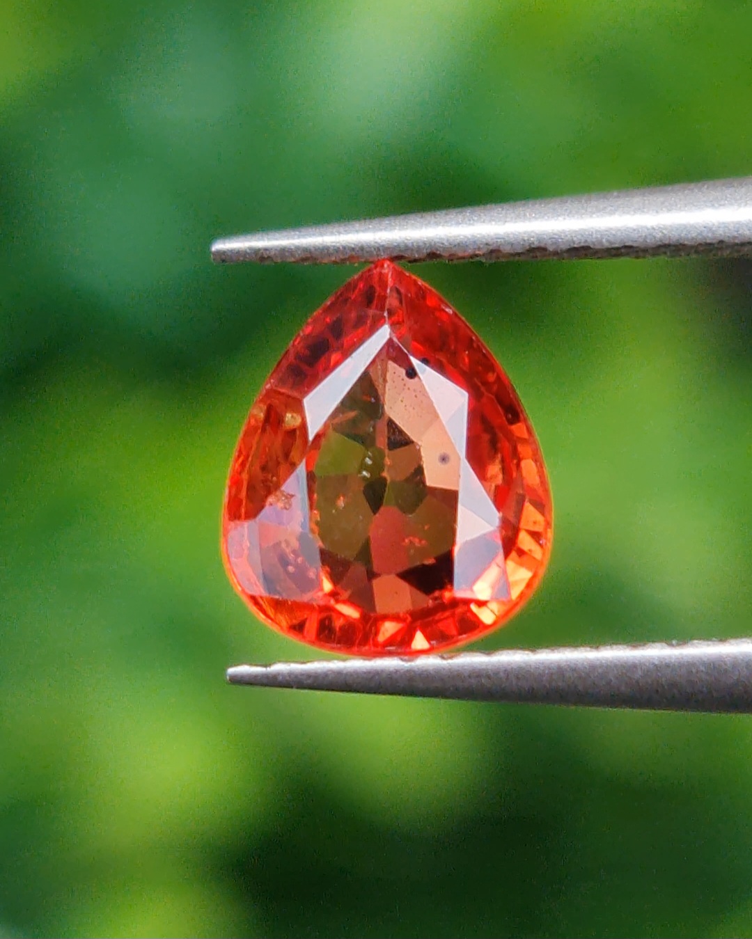 พลอย ชมพู ส้ม Pink Orange Sapphire 1.10 กะรัต (Cts.) พลอยแท้ อัญมณีมงคลประจําวันเกิด เครื่องประดับพลอย
