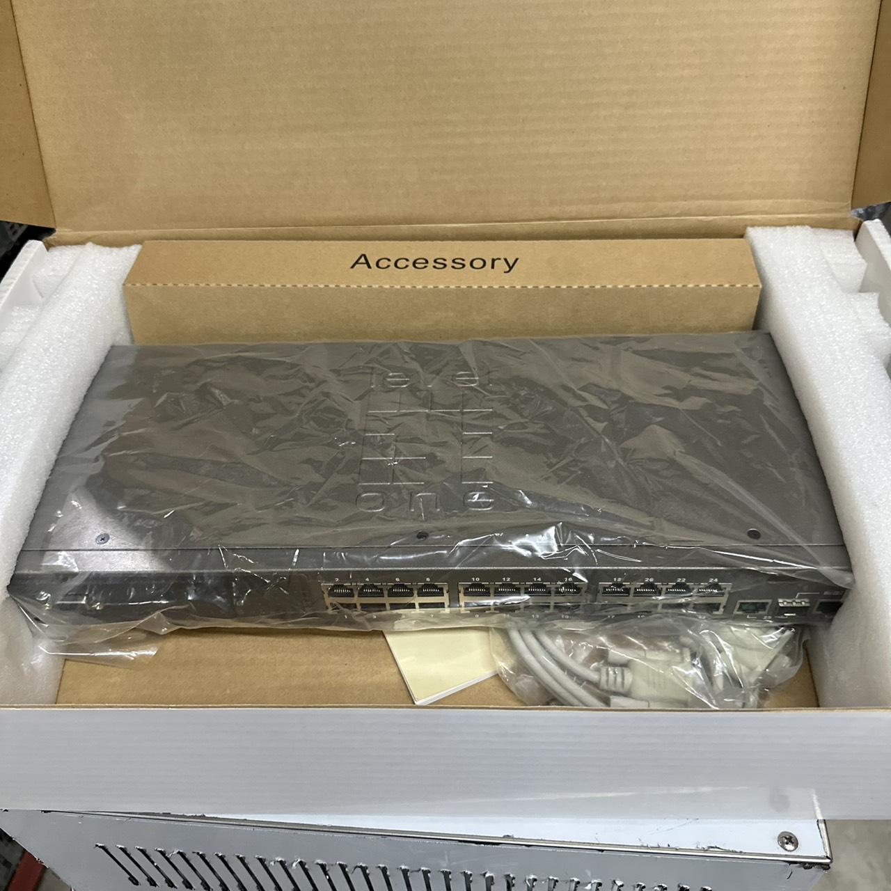 Switch LevelOne GSW-2472TGX 24-Port Layer 2 Smart 10/100 Ethernet Switch W/ Gigabit/SFP