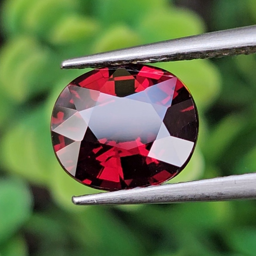 พลอย สปิเนล (Spinel) 1.93 กะรัต (Cts.) ดิบ (Unheated) พลอยแท้ อัญมณีมงคลประจําวันเกิด เครื่องประดับพลอย