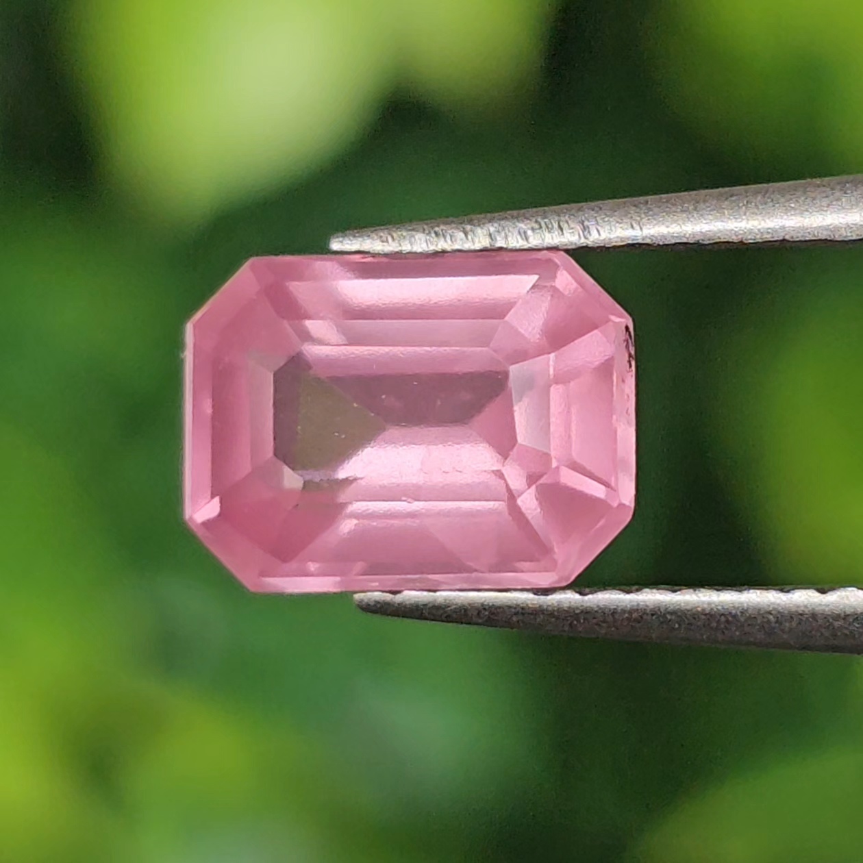พลอย สปิเนล (Spinel) 1.30 กะรัต (Cts.) พลอยแท้ อัญมณีมงคลประจําวันเกิด เครื่องประดับพลอย