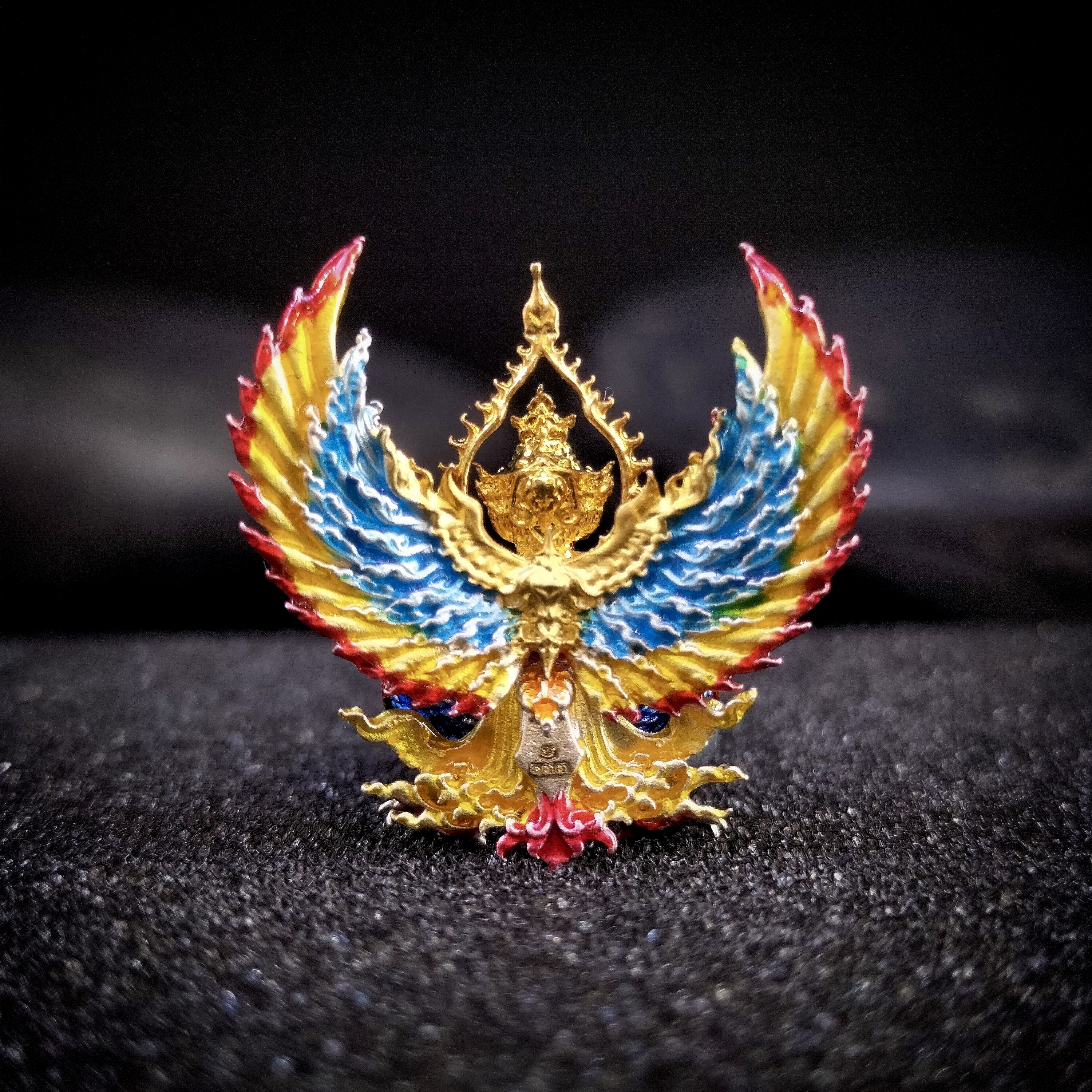 พญาครุฑประสิทธิ์เศรษฐี (พิมพ์เล็ก 2 cm) เนื้อสัมฤทธิ์ชุบ 2 กษัตริย์ ลงยาชาวดี