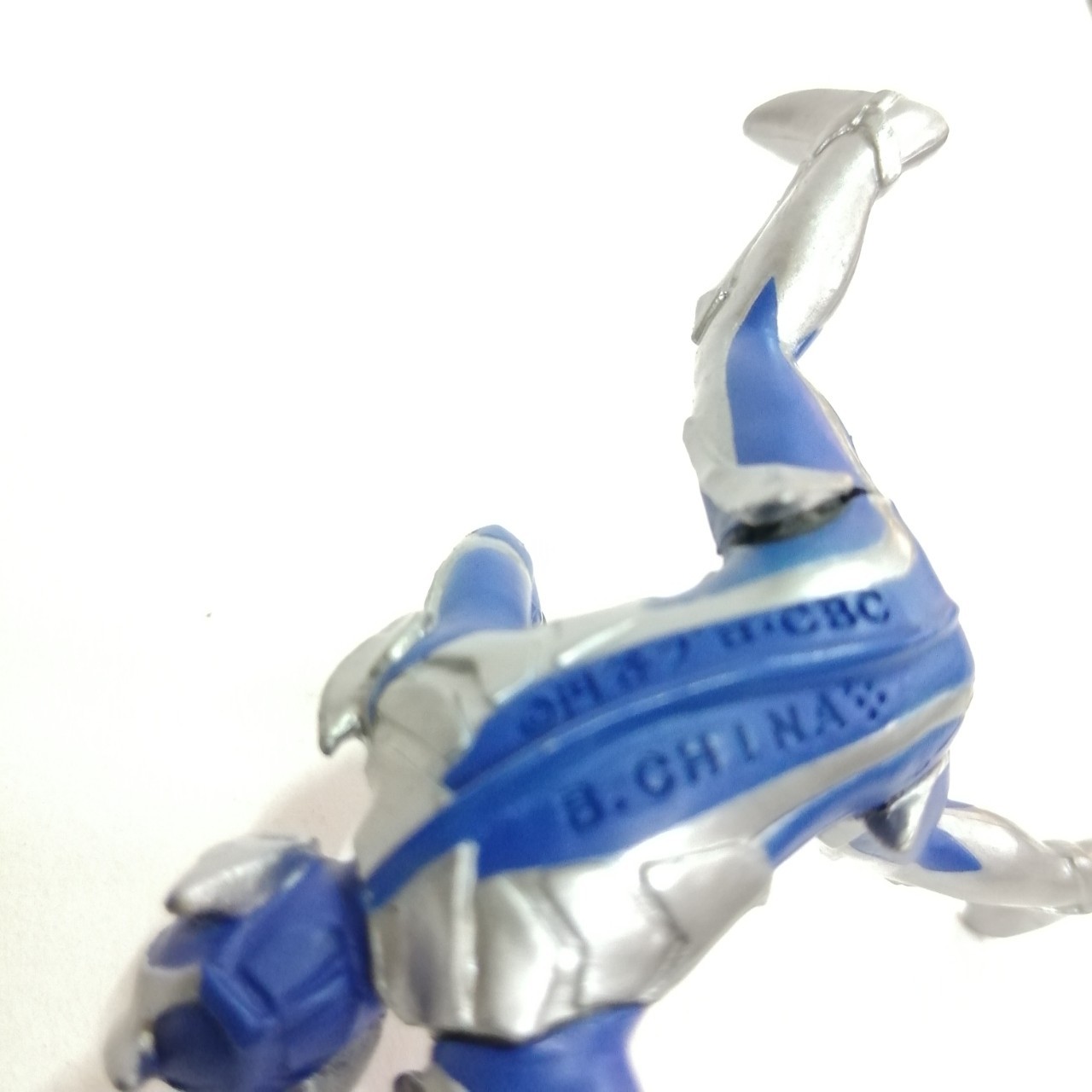 ของสะสม กาชาปอง อุลตร้าแมนฮิคาริ ร่างถูกผนึกด้วยเกราะ มิตซึรุกิ ขนาด 3 นิ้วสภาพดี