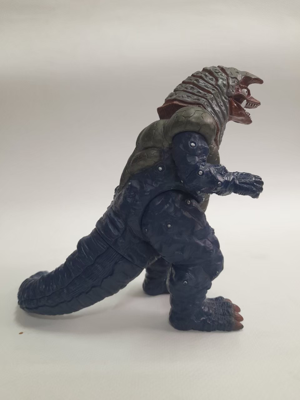 มีหลายภาพ,ซอฟ 6 - 6.5 นิ้ว สัตว์ประหลาด กอลซ่า จากอุลตร้าแมนทีก้า ขนาดตามรูป มือสองสภาพดีมีรอยบ้าง