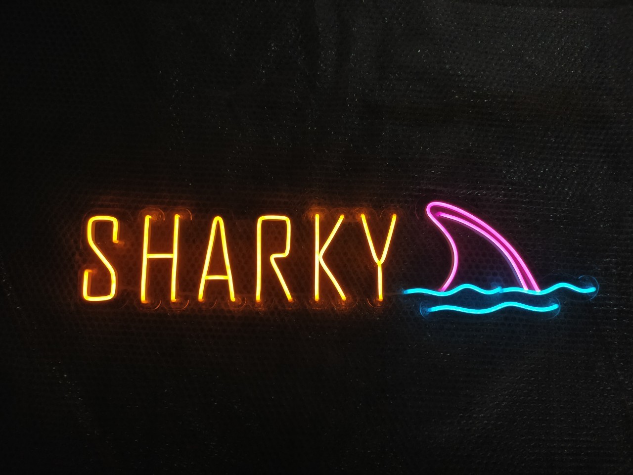 ไฟนีออน เฟค