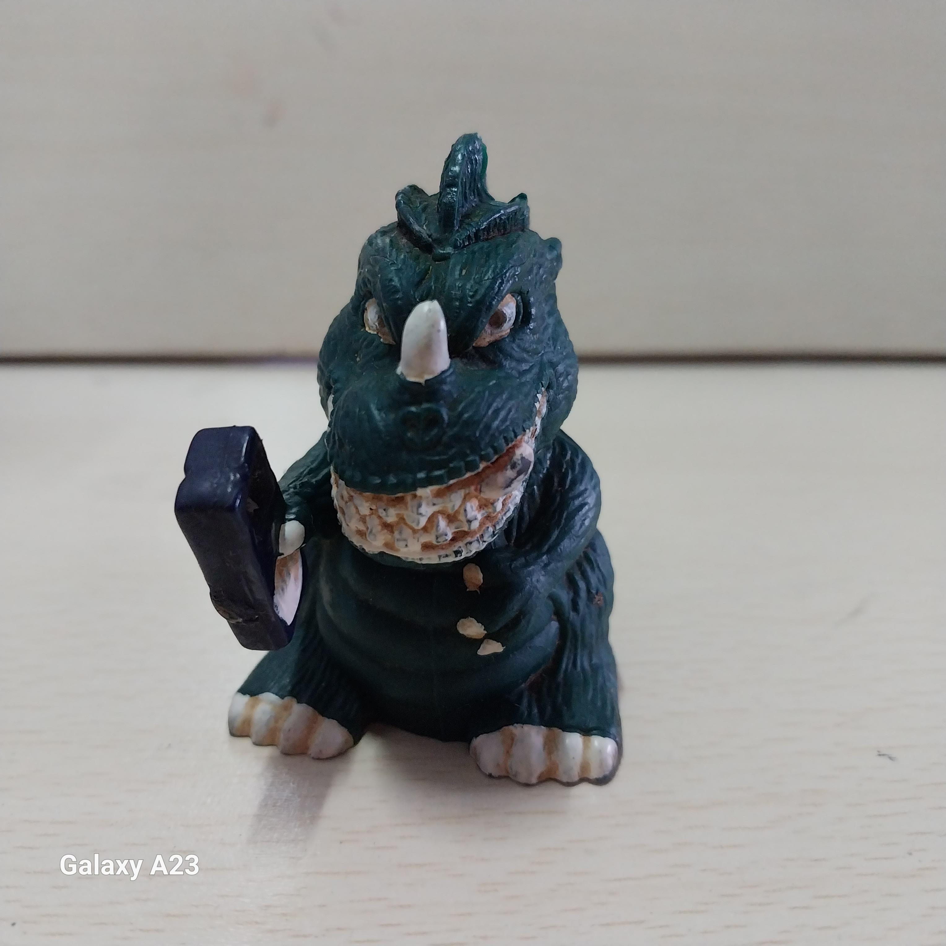 มีหลายภาพ,ฟิกเกอร์งานไทย ยางตัน ก๊อดจิ รุ่นสีเขียวเข้มตามภาพ ของแถมพรีเมี่ยม จากปั๊มน้ำมัน เก่าเก็บ มือสองสภาพดี หายาก สำเนา