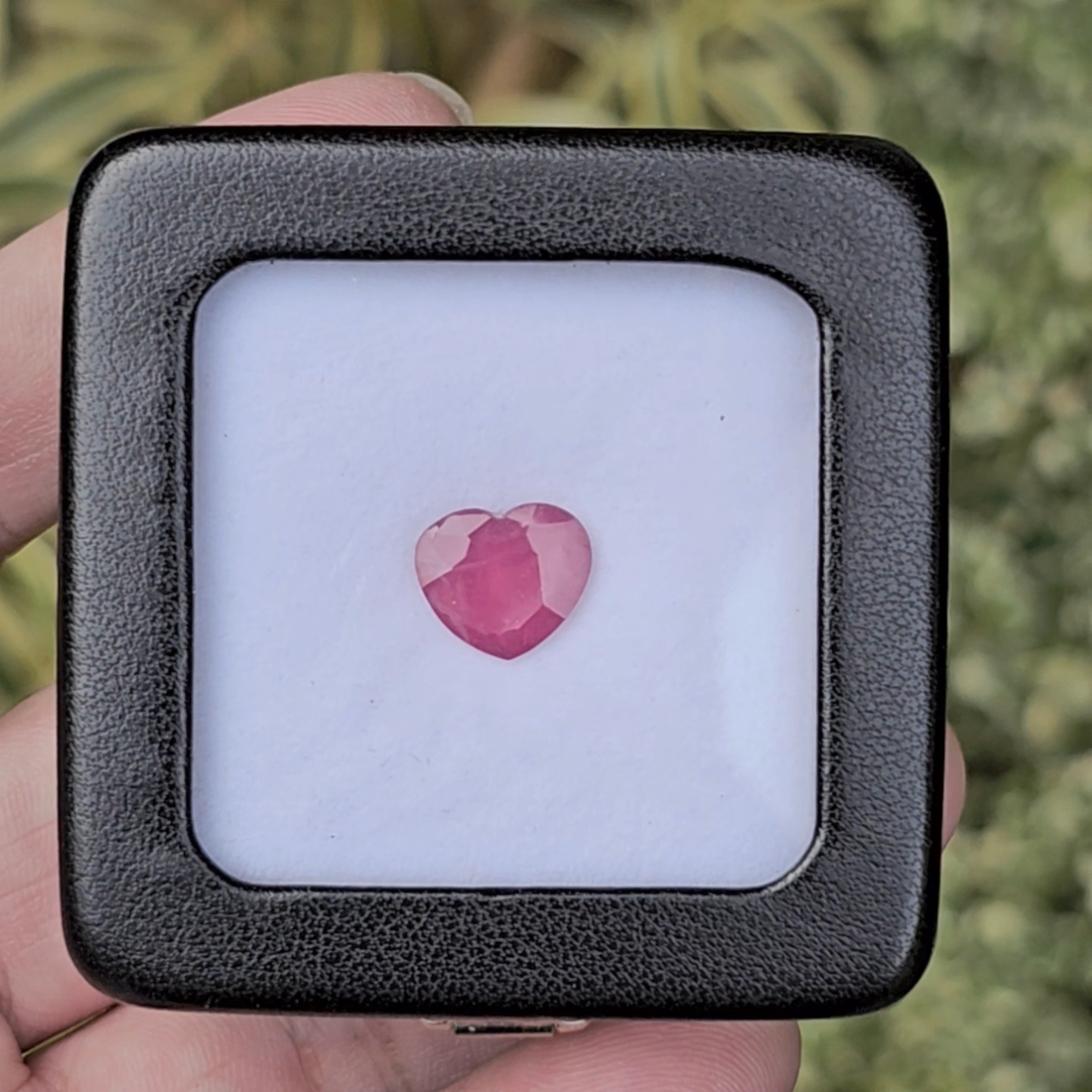 พลอย ทับทิม สยาม Siam Ruby sapphire 3.36 กะรัต (Cts.) พร้อมใบเซอร์ 2 ใบ (With 2 Certificate) พลอยแท้ อัญมณีมงคลประจําวันเกิด เครื่องประดับพลอย