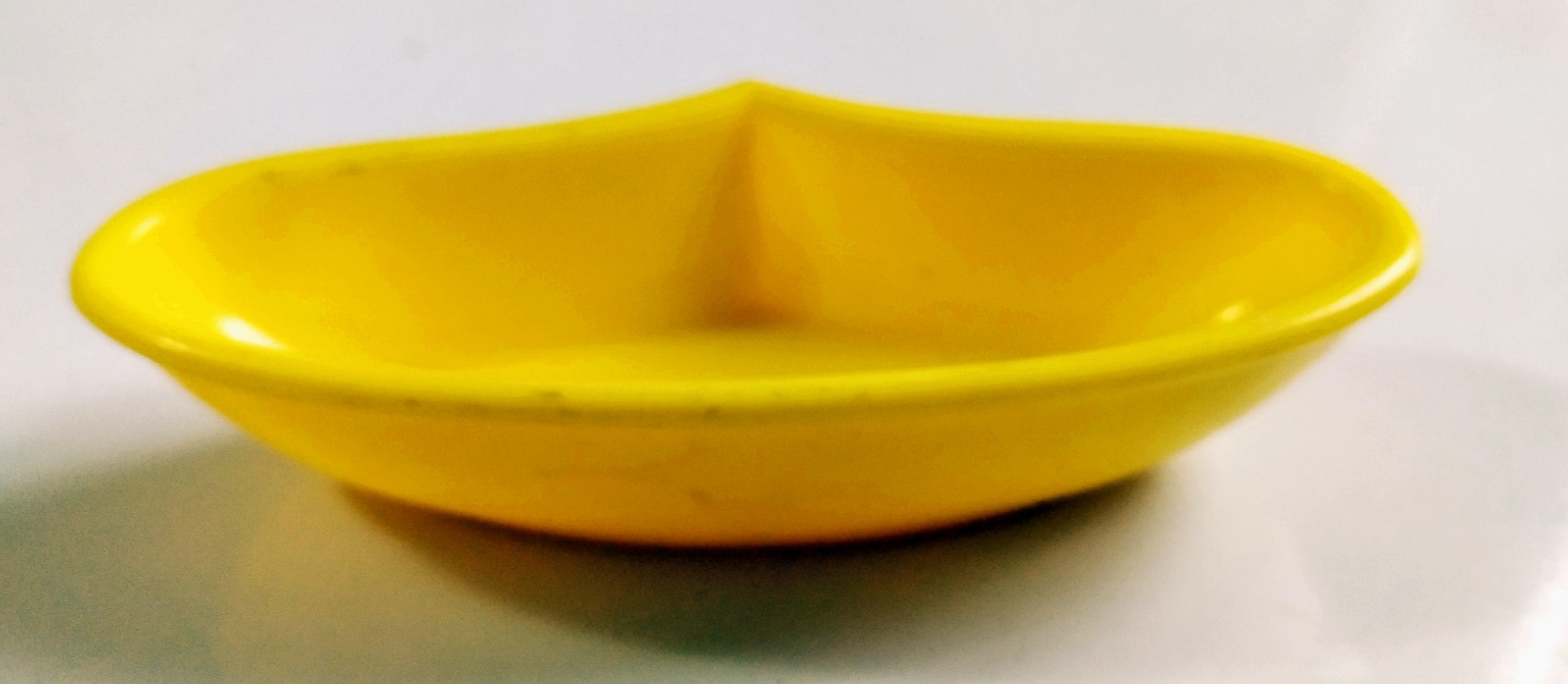 ของสะสม ถ้วยน้ำจิ้ม ของแถมพรีเมี่ยมจาก ซอสชูรส แม้กกี้ ถ้วยเป็ยรูปโลโก้ของแมกกี้ เก่าเก็บตามสภาพ ของสะสมหายากแล้ว