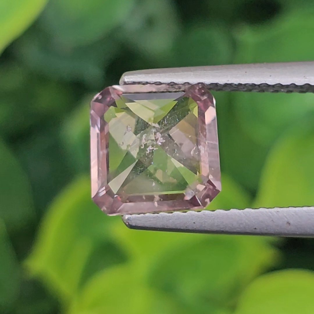 พลอย คัลเลอร์เชนจ์ แซฟไฟร์ Color Change Sapphire 2.51 กะรัต (Cts.) พร้อมใบเซอร์ พลอยแท้ อัญมณีมงคลประจําวันเกิด เครื่องประดับพลอย