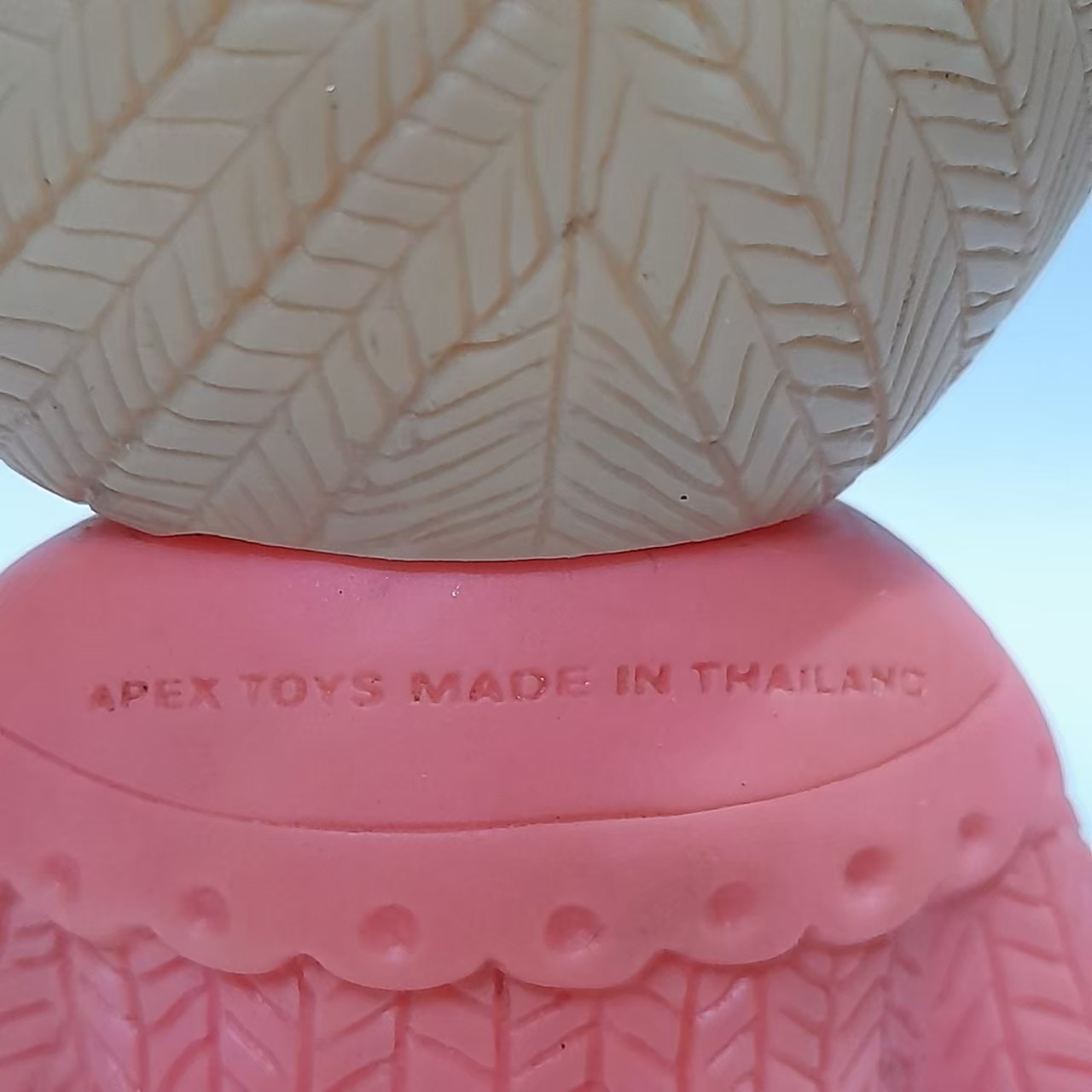 ตุ๊กตางานไทย ***มีตำหนิบ้าง ตามภาพ lapin max งานเก่ามีปั๊ม ของ เอเพ๊กซ์ทอย เป็นยางโปร่ง ตุ๊กตาแคแรคเตอร์ งานเก่าหายาก มือสองมีรอย