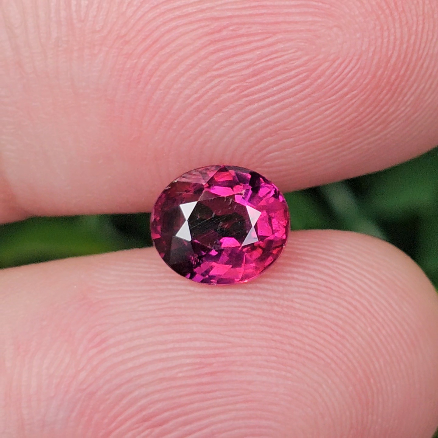 พลอย อุมบาไลต์ การ์เน็ต Umbalite Garnet 1.68 กะรัต (Cts.) ดิบ Unheated พร้อมใบเซอร์ ลอยแท้ อัญมณีมงคลประจําวันเกิด เครื่องประดับพลอย