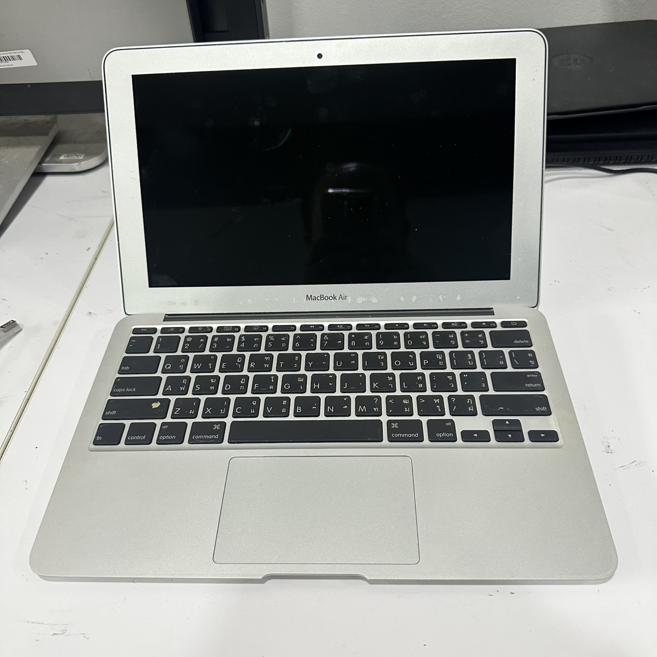 Apple Macbook Air 11" Late 2010(Core2-U9600/4GB) ไม่มี HDD